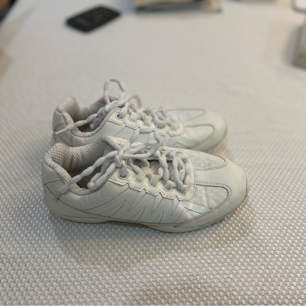 Apex White Sneakers Classic Design with Ankle Support
